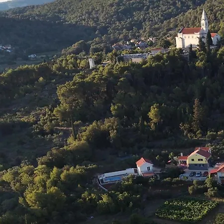 Antonija * Stari Grad (Hvar)